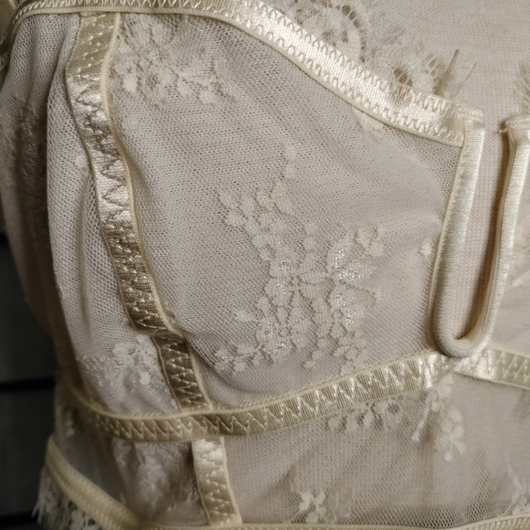 Free People Layer In Lace Bustier Ivory Sizes Small and Medium - Picture 6 of 6
